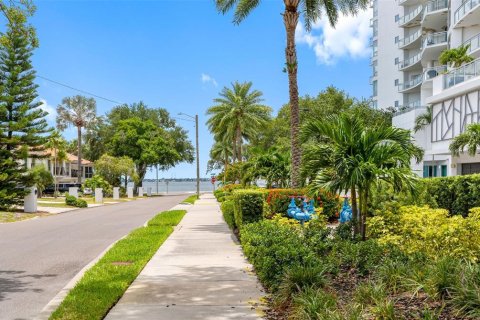 Touwnhouse à louer à Tampa, Floride: 2 chambres, 132.29 m2 № 2226279 - photo 2