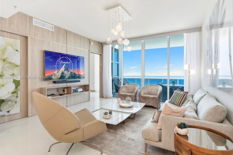 Condo à Sunny Isles Beach, Floride, 2 chambres № 2248528