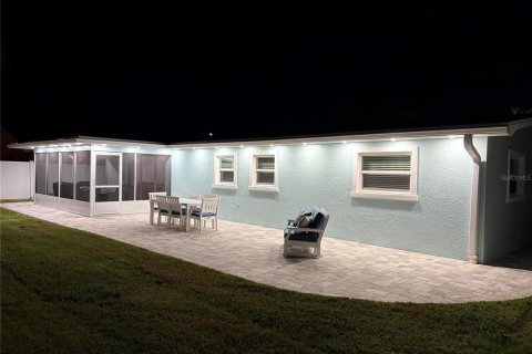 House in Dunedin, Florida 3 bedrooms, 137.77 sq.m. № 2431768 - photo 3
