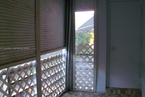 Condo in Hallandale Beach, Florida, 1 bedroom  № 2000529 - photo 14