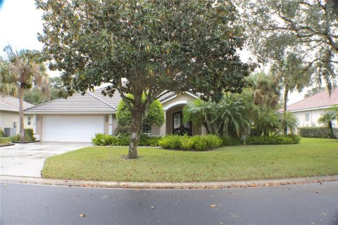 House in Winter Haven, Florida 4 bedrooms, 231.79 sq.m. № 1436763 - photo 1