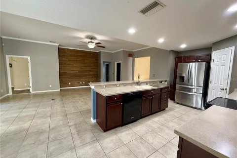 Villa ou maison à louer à Bradenton, Floride: 4 chambres, 225.66 m2 № 1910216 - photo 12
