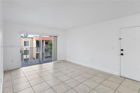 Condo à Doral, Floride, 2 chambres  № 1987118