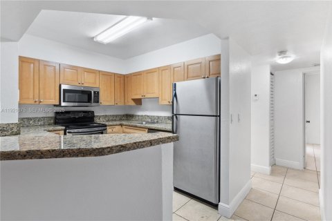 Copropriété à louer à Doral, Floride: 2 chambres, 98.57 m2 № 1987118 - photo 9