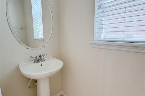 House in Kissimmee, Florida 4 bedrooms, 172.8 sq.m. № 2410357 - photo 6