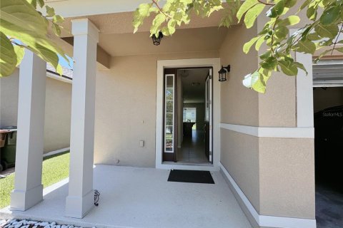 House in Kissimmee, Florida 4 bedrooms, 172.8 sq.m. № 2410357 - photo 4