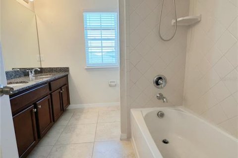 House in Kissimmee, Florida 4 bedrooms, 172.8 sq.m. № 2410357 - photo 20