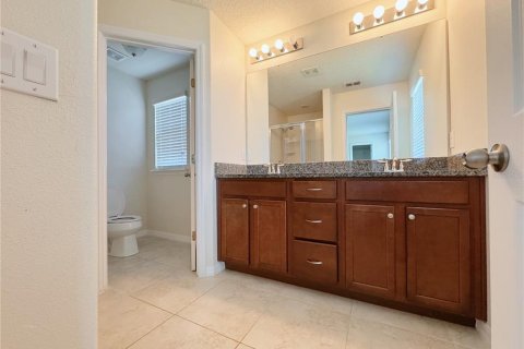 House in Kissimmee, Florida 4 bedrooms, 172.8 sq.m. № 2410357 - photo 17