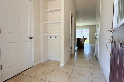 House in Kissimmee, Florida 4 bedrooms, 172.8 sq.m. № 2410357 - photo 5