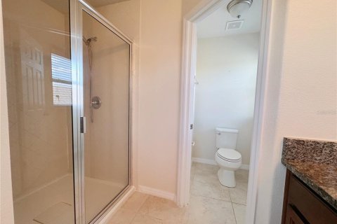 House in Kissimmee, Florida 4 bedrooms, 172.8 sq.m. № 2410357 - photo 18
