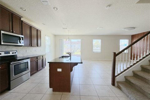 House in Kissimmee, Florida 4 bedrooms, 172.8 sq.m. № 2410357 - photo 7