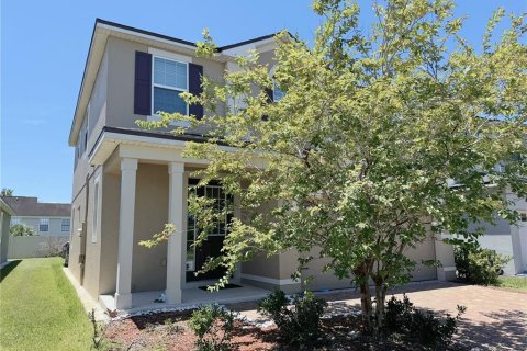 House in Kissimmee, Florida 4 bedrooms, 172.8 sq.m. № 2410357 - photo 3