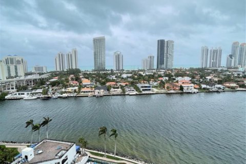 Condo in Aventura, Florida, 2 bedrooms  № 2268096