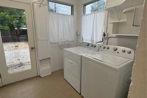 Снять в аренду виллу или дом в Сент-Пит-Бич, Флорида 2 спальни, 91.97м2, № 1902976 - фото 25
