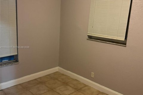 Villa ou maison à louer à Fort Lauderdale, Floride: 3 chambres № 2011156 - photo 6