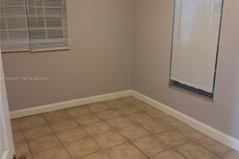 Villa ou maison à louer à Fort Lauderdale, Floride: 3 chambres № 2011156 - photo 8