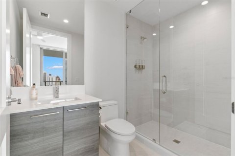 Condo in Saint Petersburg, Florida, 3 bedrooms № 2208103 - photo 20