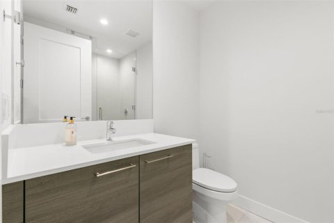 Condo in Saint Petersburg, Florida, 3 bedrooms № 2208103 - photo 22