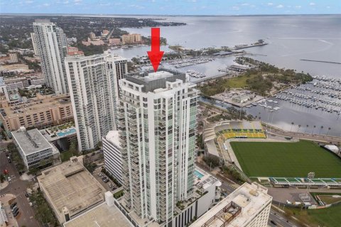 Condo in Saint Petersburg, Florida, 3 bedrooms № 2208103 - photo 3
