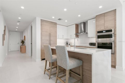 Condo in Saint Petersburg, Florida, 3 bedrooms № 2208103 - photo 7