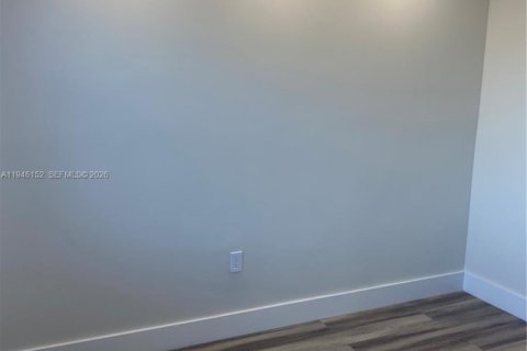 Condo in Miami, Florida, 2 bedrooms  № 2052808 - photo 10