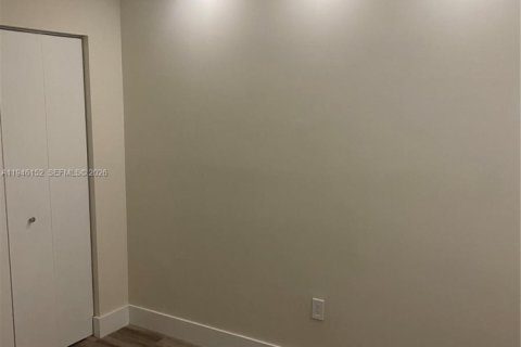 Condo in Miami, Florida, 2 bedrooms  № 2052808 - photo 7