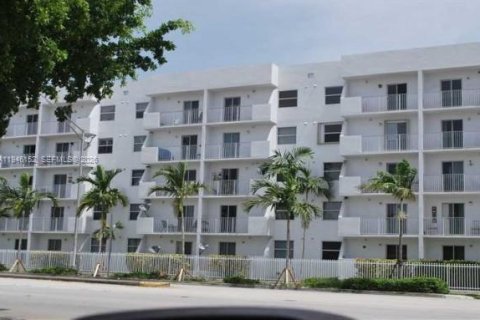 Condo in Miami, Florida, 2 bedrooms  № 2052808