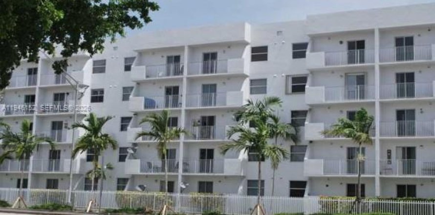 Condo in Miami, Florida, 2 bedrooms  № 2052808