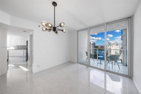 Condominio en alquiler en Sunny Isles Beach, Florida, 2 dormitorios, 163.51 m2 № 2064429 - foto 21