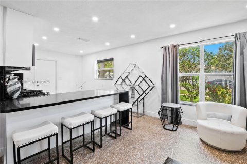 House in Davie, Florida 2 bedrooms, 79.34 sq.m. № 1852065 - photo 15
