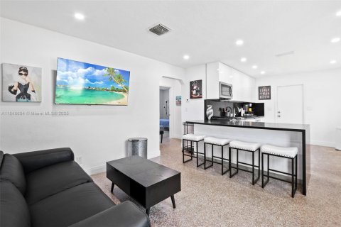 House in Davie, Florida 2 bedrooms, 79.34 sq.m. № 1852065 - photo 13