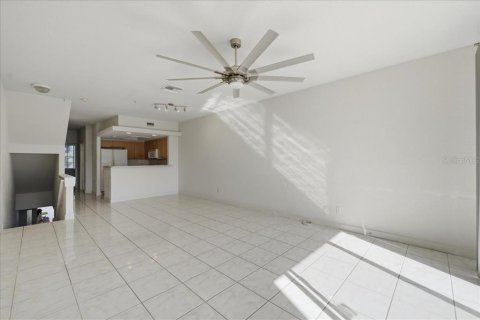 Touwnhouse à vendre à Oldsmar, Floride: 3 chambres, 170.38 m2 № 2427407 - photo 4