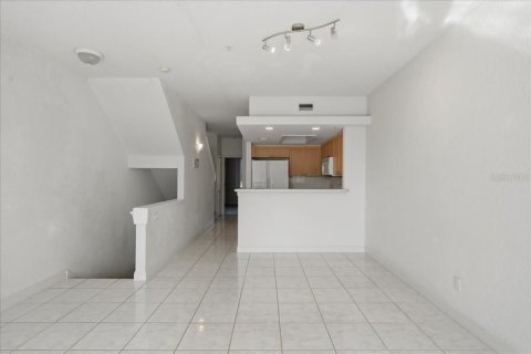 Touwnhouse à vendre à Oldsmar, Floride: 3 chambres, 170.38 m2 № 2427407 - photo 6