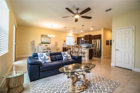 Casa en venta en Winter Haven, Florida, 4 dormitorios, 158.58 m2 № 1679538 - foto 11