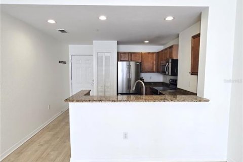 Condominio en alquiler en Tampa, Florida, 3 dormitorios, 121.89 m2 № 2209950 - foto 12