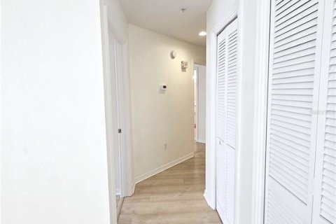 Condominio en alquiler en Tampa, Florida, 3 dormitorios, 121.89 m2 № 2209950 - foto 18
