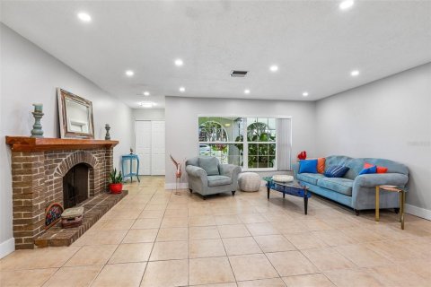 Casa en venta en Seminole, Florida, 4 dormitorios, 190.17 m2 № 2386117 - foto 13