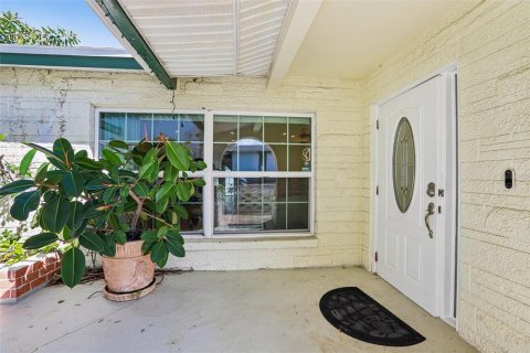 Casa en venta en Seminole, Florida, 4 dormitorios, 190.17 m2 № 2386117 - foto 9