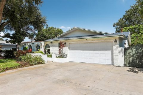 Casa en venta en Seminole, Florida, 4 dormitorios, 190.17 m2 № 2386117 - foto 2