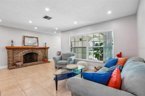 Casa en venta en Seminole, Florida, 4 dormitorios, 190.17 m2 № 2386117 - foto 16
