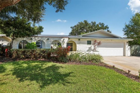 Casa en Seminole, Florida 4 dormitorios, 190.17 m2 № 2386117