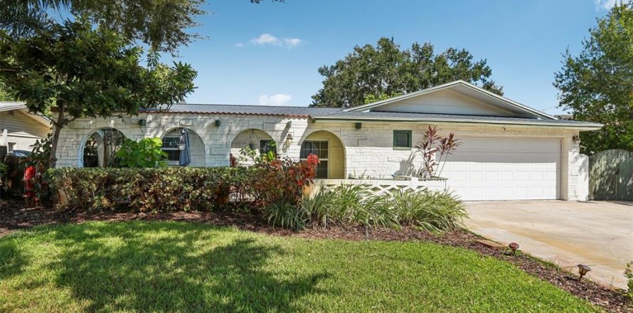 Casa en Seminole, Florida 4 dormitorios, 190.17 m2 № 2386117