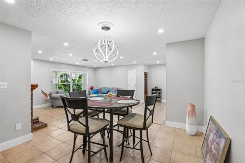 Casa en venta en Seminole, Florida, 4 dormitorios, 190.17 m2 № 2386117 - foto 19