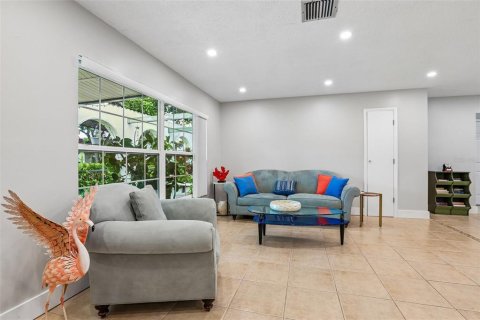 Casa en venta en Seminole, Florida, 4 dormitorios, 190.17 m2 № 2386117 - foto 12