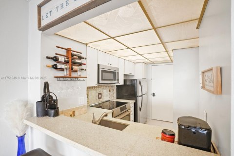 Condominio en venta en Hallandale Beach, Florida, 50.63 m2 № 1692579 - foto 5