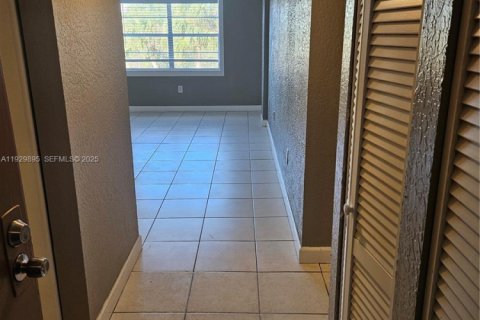 Copropriété à louer à Deerfield Beach, Floride: 2 chambres, 88.26 m2 № 1993227 - photo 5