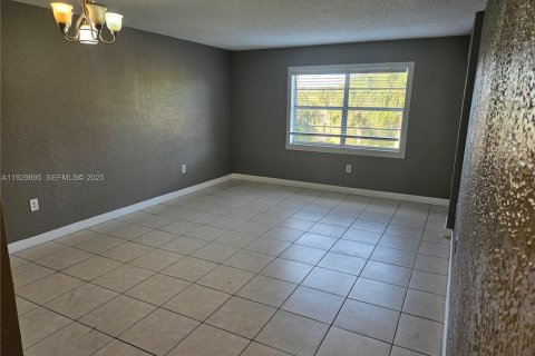 Copropriété à louer à Deerfield Beach, Floride: 2 chambres, 88.26 m2 № 1993227 - photo 6