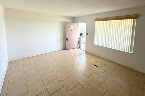 Condominio en venta en Sarasota, Florida, 2 dormitorios, 75.81 m2 № 1914841 - foto 2