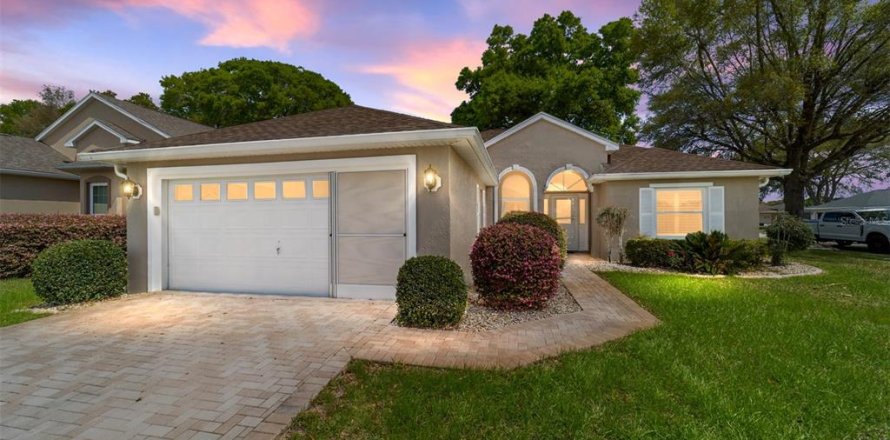 Villa ou maison à Ocala, Floride 3 chambres, 148.09 m2 № 2148532