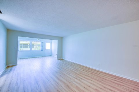 Copropriété à vendre à Seminole, Floride: 1 chambre, 91.51 m2 № 2149009 - photo 7